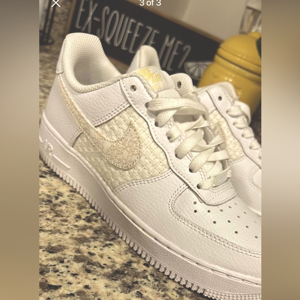 Wmns Air Force 1 '07 SE 'Flower Swoosh' 7.5